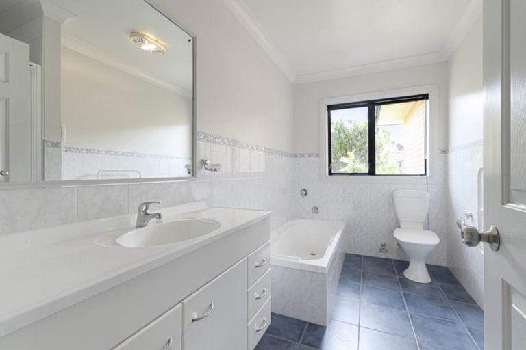 Photo of property in 10 Quattro Avenue, Flat Bush, Auckland, 2019
