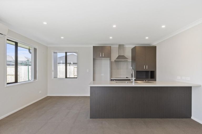 Photo of property in 19 Batty Street, Papamoa Beach, Papamoa, 3118