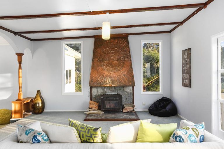 Photo of property in 305 Forest Hill Road, Waiatarua, Auckland, 0612