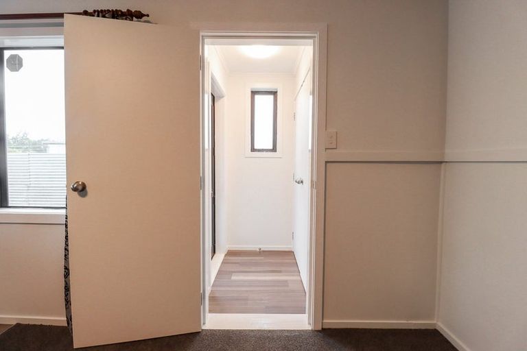 Photo of property in 16 Coromandel Court, Roslyn, Palmerston North, 4414