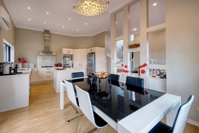 Photo of property in 29 Midhurst Avenue, Henderson, Auckland, 0612