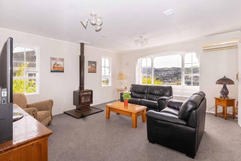 Photo of property in 52 Oriel Avenue, Tawa, Wellington, 5028