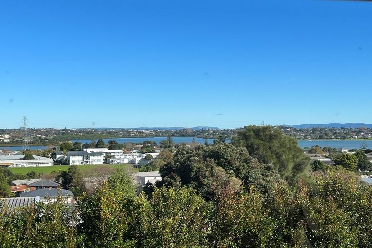 Photo of property in 35 Miramar Place, Pakuranga, Auckland, 2010