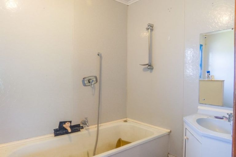 Photo of property in 69 Mckenzie Street, Taneatua, 3123