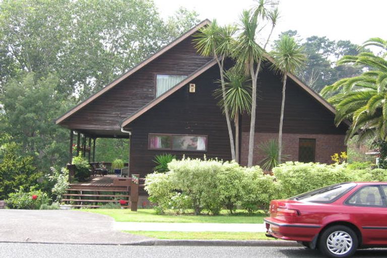 Photo of property in 144 Stapleford Crescent, Browns Bay, Auckland, 0630