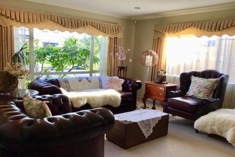 Photo of property in 14 Bridgefield Crescent, Flat Bush, Auckland, 2016