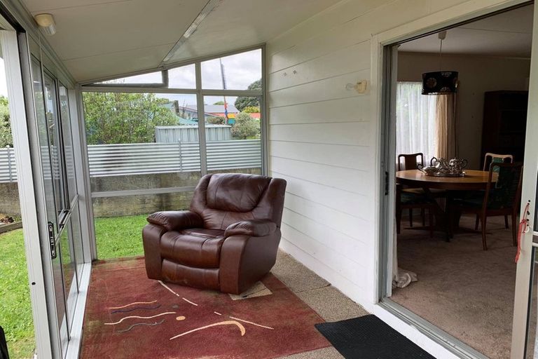 Photo of property in 2/5 Rainsford Street, Moturoa, New Plymouth, 4310