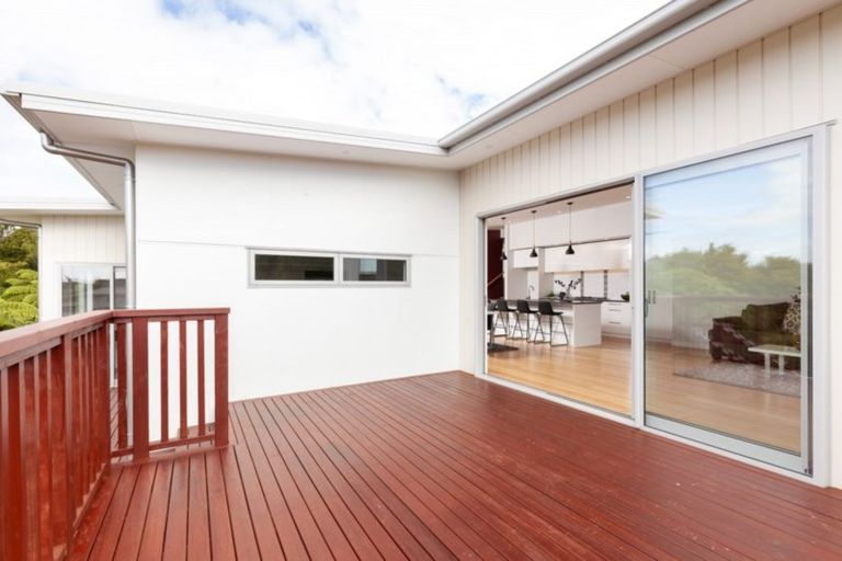 Photo of property in 2 Fern Lane, Whalers Gate, New Plymouth, 4310