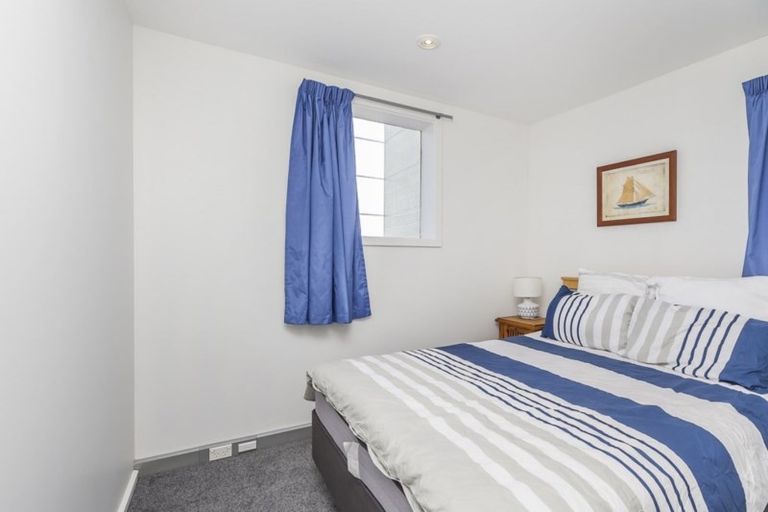 Photo of property in Atrium Towers, 8e/154 The Terrace, Wellington Central, Wellington, 6011