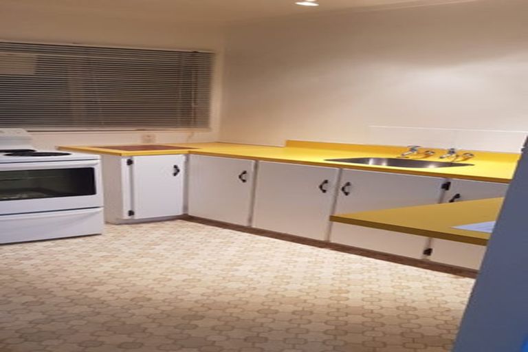 Photo of property in 2/39 Kinloch Place, Papakowhai, Porirua, 5024