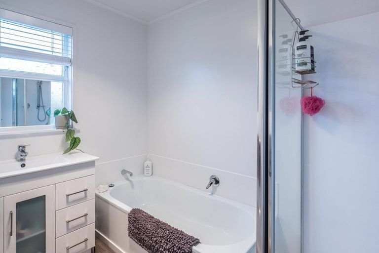 Photo of property in 74 Gray Avenue, Paraparaumu Beach, Paraparaumu, 5032