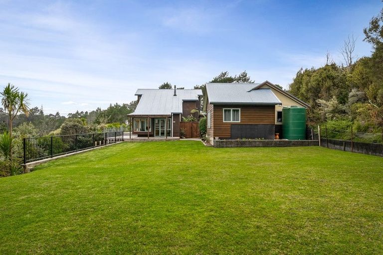 Photo of property in 40 Lonely Track Road, Redvale, Auckland, 0632