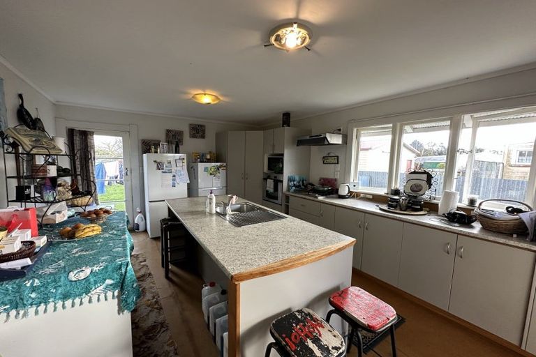 Photo of property in 3 Julian Street, Eltham, 4322