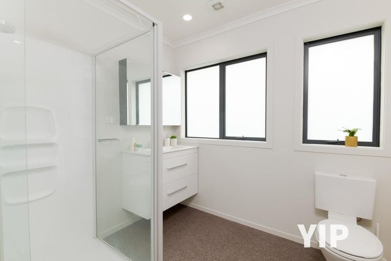Photo of property in 4 Chapman Street, Newlands, Wellington, 6037