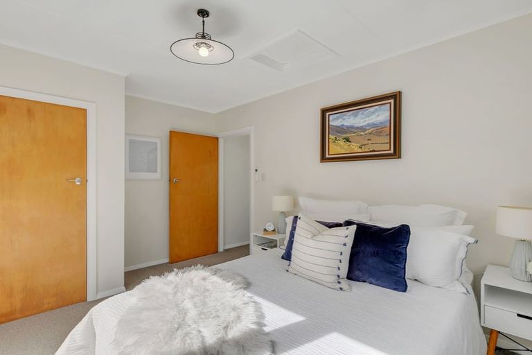 Photo of property in 9 Chester Road, Tawa, Wellington, 5028