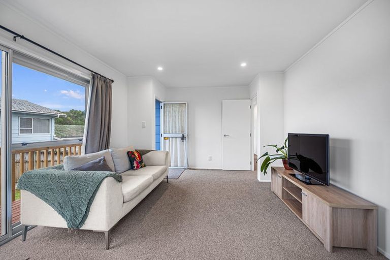 Photo of property in 2/131 Lynn Road, Bayview, Auckland, 0629