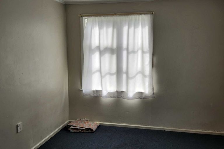 Photo of property in 325 Riccarton Road, Upper Riccarton, Christchurch, 8041