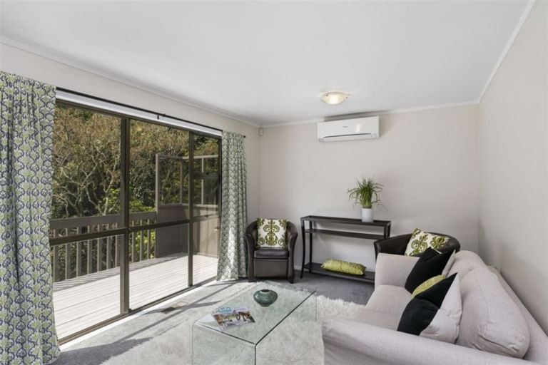 Photo of property in 70b Amapur Drive, Khandallah, Wellington, 6035