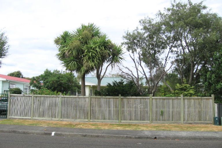 Photo of property in 6 Matuku Street, Heretaunga, Upper Hutt, 5018