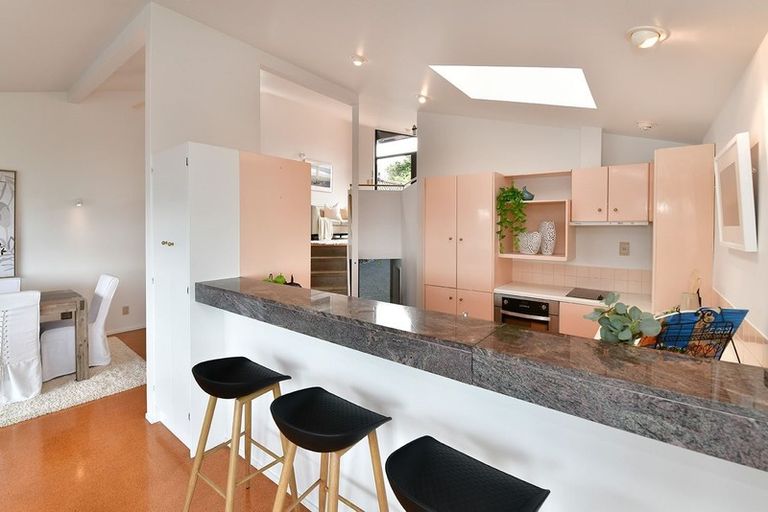 Photo of property in 2/3 Swann Beach Road, Stanmore Bay, Whangaparaoa, 0932