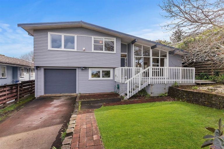 Photo of property in 22 Juniper Road, Sunnynook, Auckland, 0620