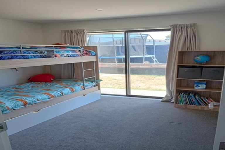 Photo of property in 1/7 Arosa Place, Parklands, Christchurch, 8083