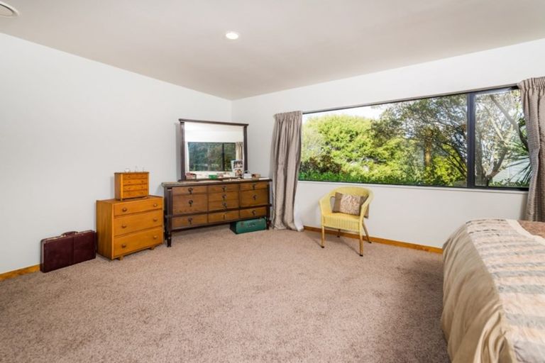 Photo of property in 52a Heathcote Road, Castor Bay, Auckland, 0620