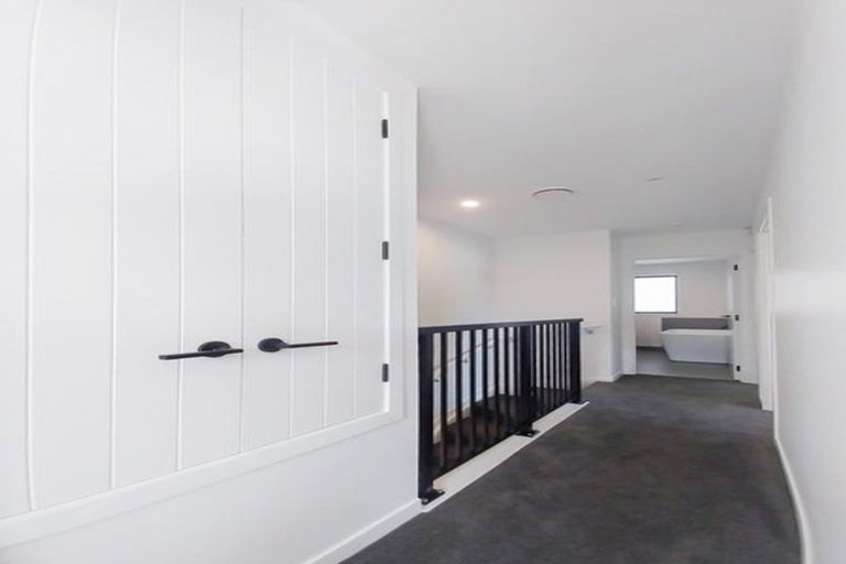 Photo of property in 1/63 Hillcrest Avenue, Hillcrest, Auckland, 0627