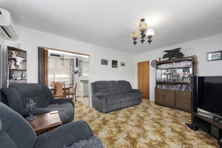 Photo of property in 1/79 Hillside Drive, Maoribank, Upper Hutt, 5018