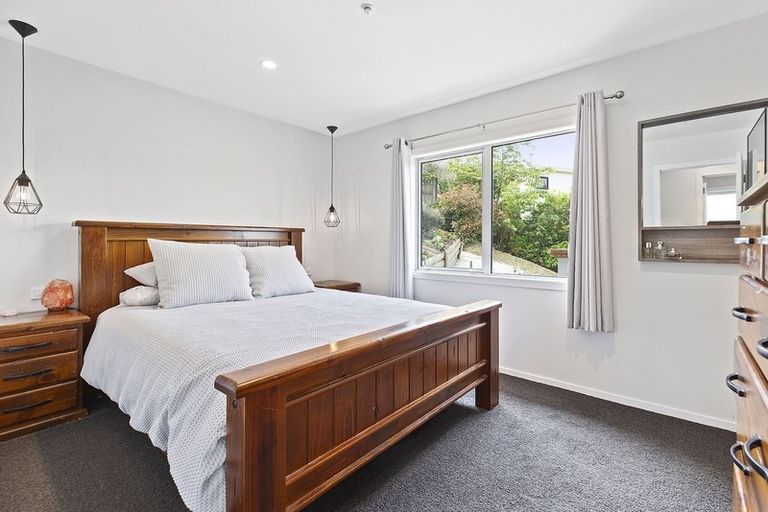 Photo of property in 33 Westhaven Drive, Tawa, Wellington, 5028