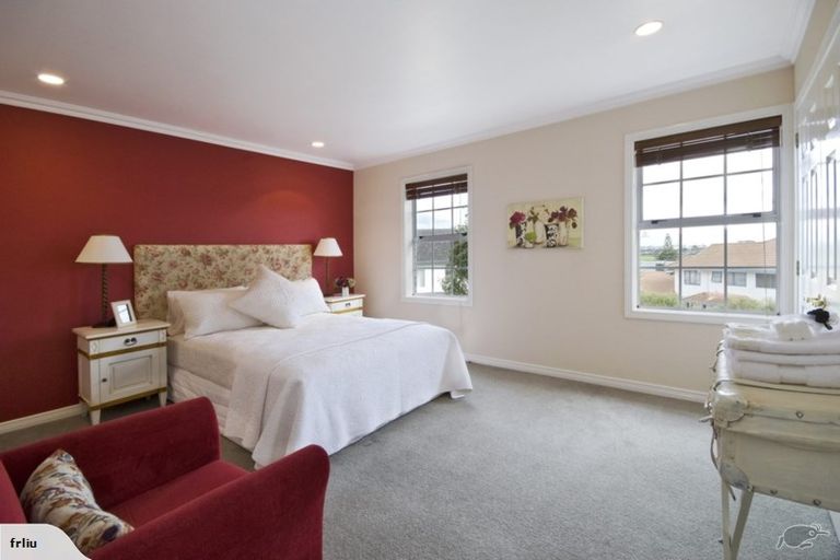 Photo of property in 20 Manor Park, Sunnyhills, Auckland, 2010