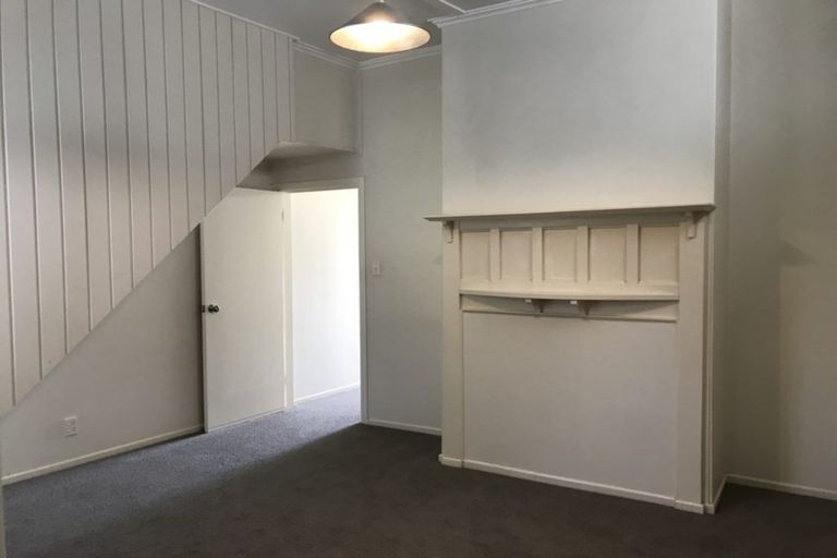 Photo of property in 37 Brougham Street, Mount Victoria, Wellington, 6011