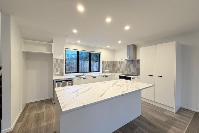 Photo of property in 30c Russell Road, Manurewa, Auckland, 2102