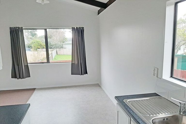 Photo of property in 2/215a Swanson Road, Henderson, Auckland, 0610