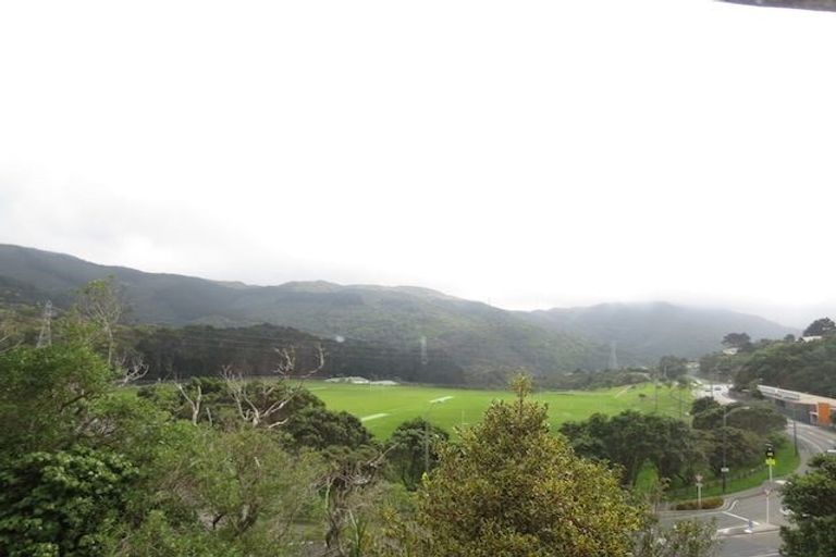 Photo of property in 2/132 Curtis Street, Northland, Wellington, 6012