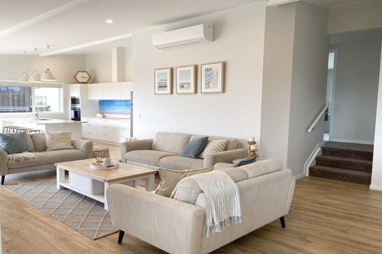 Photo of property in 2 Sunset Heights, Cable Bay, 0420