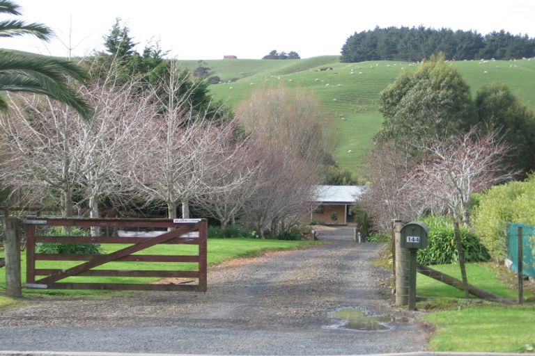Photo of property in 144 Awaroa Road, Helensville, 0800