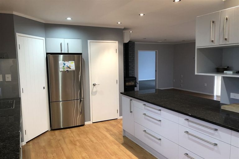 Photo of property in 5 Towra Place, Botany Downs, Auckland, 2010