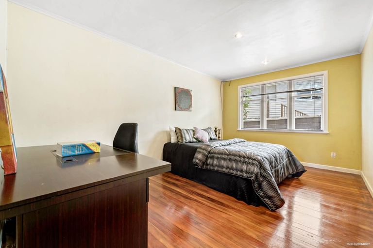 Photo of property in 36 Sheridan Drive, New Lynn, Auckland, 0600