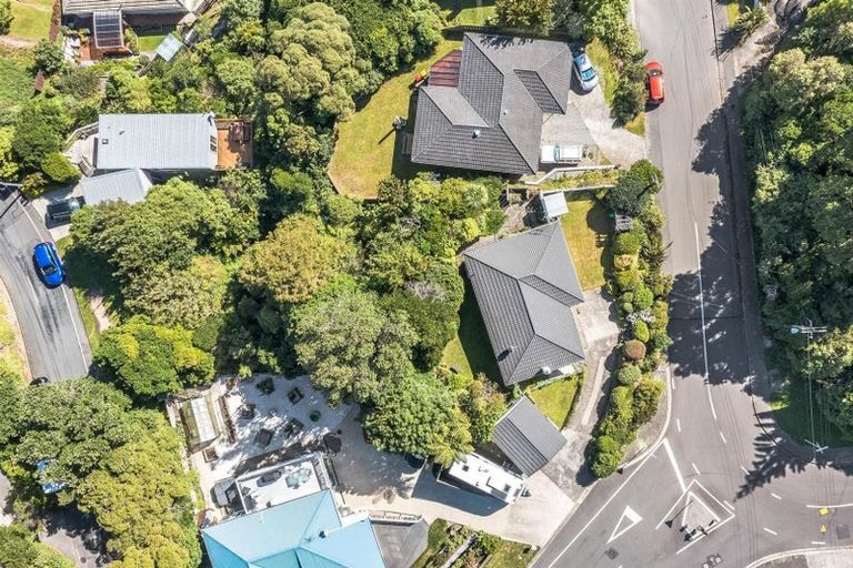 Photo of property in 41 Hampton Hill Road, Tawa, Wellington, 5028