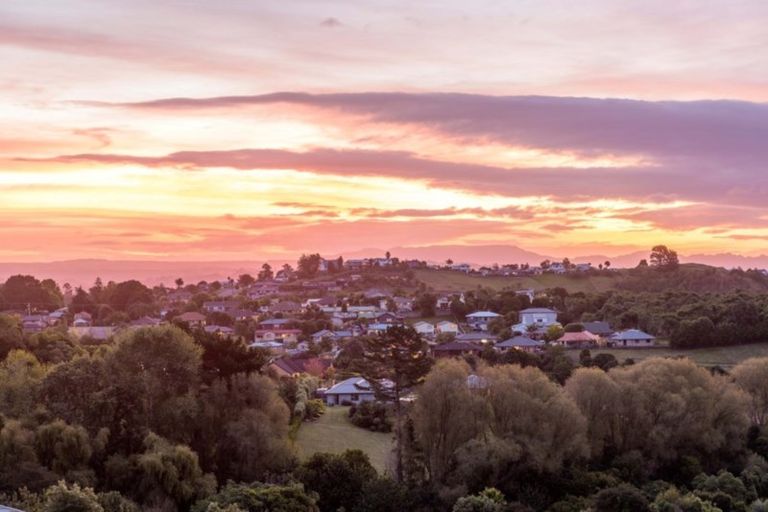 Photo of property in 17 Greenvale Place, Welcome Bay, Tauranga, 3112