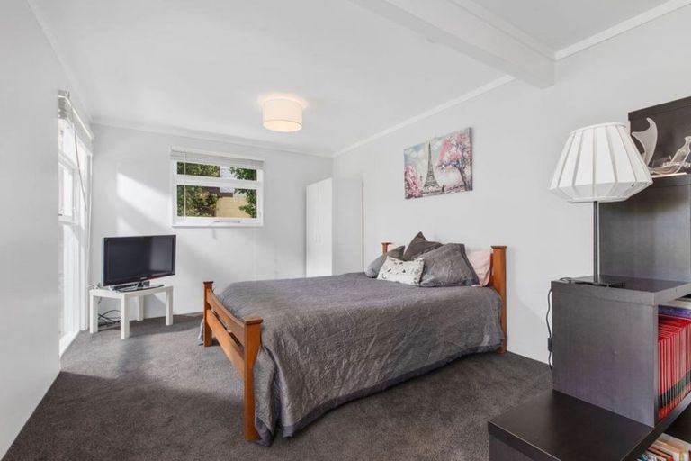 Photo of property in 1/6 Reynolds Place, Torbay, Auckland, 0630
