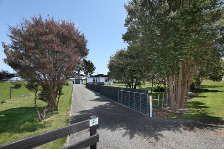Photo of property in 195 Raumai Road, Bulls, 4894