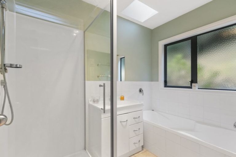 Photo of property in 2b Swainson Street, Naenae, Lower Hutt, 5011