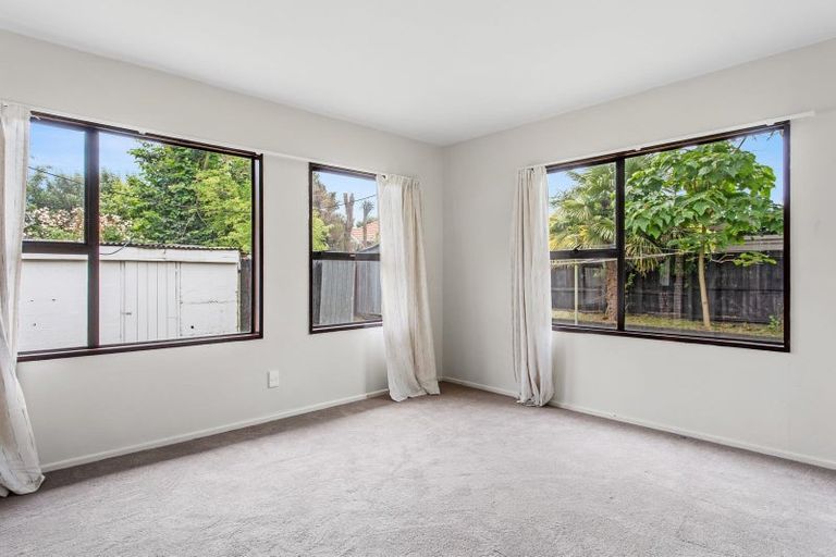 Photo of property in 180 Main North Road, Redwood, Christchurch, 8051