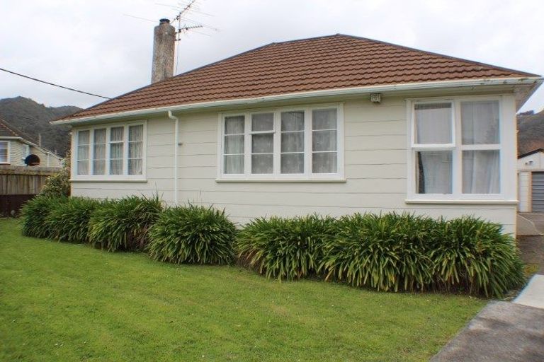 Photo of property in 32 Harris Street, Naenae, Lower Hutt, 5011