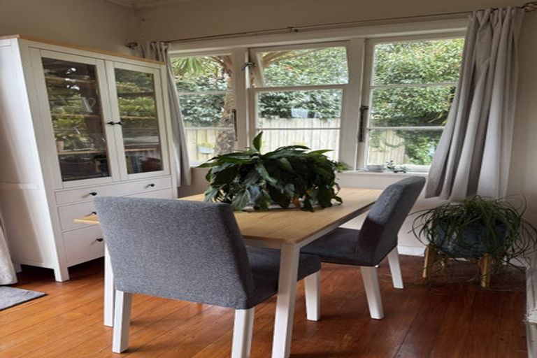 Photo of property in 11a Philson Terrace, Browns Bay, Auckland, 0630