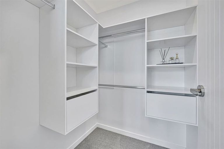 Photo of property in 562b Beach Road, Rothesay Bay, Auckland, 0630