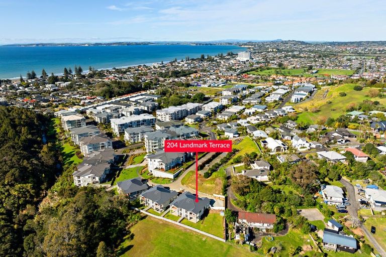 Photo of property in 204 Landmark Terrace, Orewa, 0931