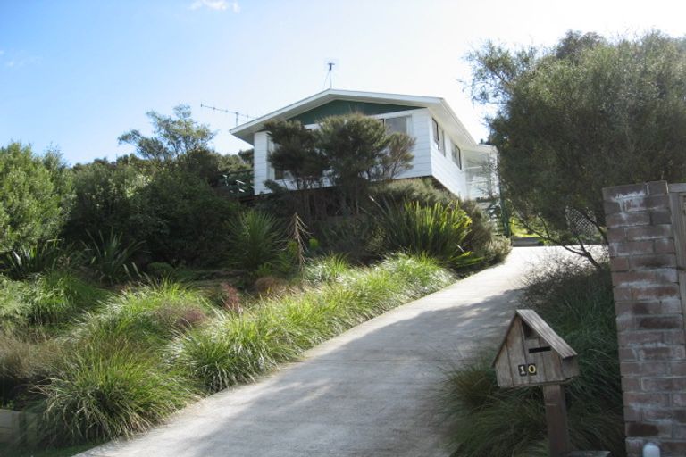 Photo of property in 10 Naseby Grove, Wainuiomata, Lower Hutt, 5014